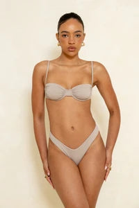 Bottom Asa Delta Nuvem