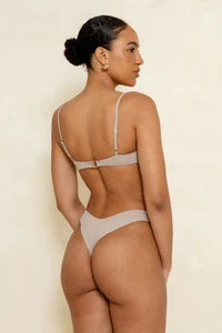 Bottom Asa Delta Nuvem